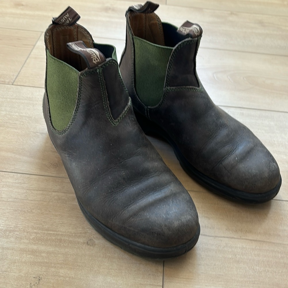 Well used blundstone 550 boots